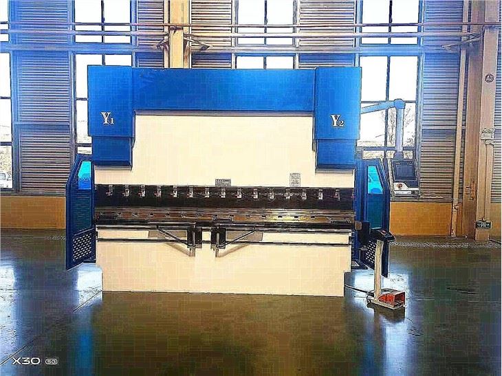HGWADE-135T/4000 Hydraulic Bending Machine HGWADE-135T/4000 Hydraulic Bending Machine